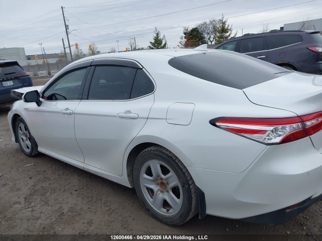 2020 Toyota Camry Hybrid Xle მანქანა იყიდება აუქციონზე, vin: 4T1B21HK6LU522669, აუქციონის ნომერი: 12600466