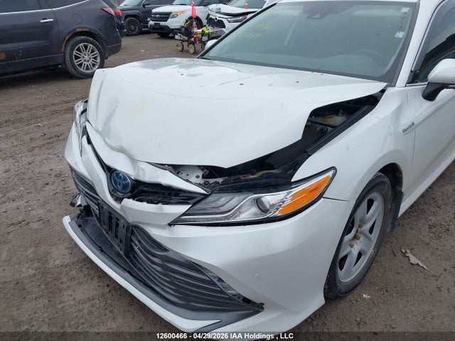 2020 Toyota Camry Hybrid Xle მანქანა იყიდება აუქციონზე, vin: 4T1B21HK6LU522669, აუქციონის ნომერი: 12600466
