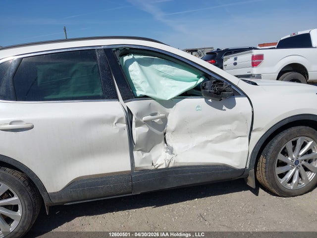 12600501 :رقم المزاد ، 1FMCU9DZ2MUA74254 vin ، 2021 Ford Escape Titanium مزاد بيع