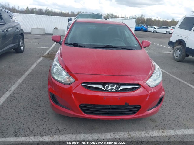 2013 Hyundai Accent მანქანა იყიდება აუქციონზე, vin: KMHCT5AE1DU128527, აუქციონის ნომერი: 12600511