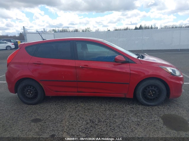 2013 Hyundai Accent მანქანა იყიდება აუქციონზე, vin: KMHCT5AE1DU128527, აუქციონის ნომერი: 12600511