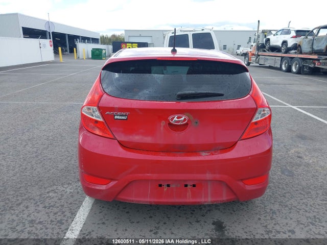 2013 Hyundai Accent მანქანა იყიდება აუქციონზე, vin: KMHCT5AE1DU128527, აუქციონის ნომერი: 12600511