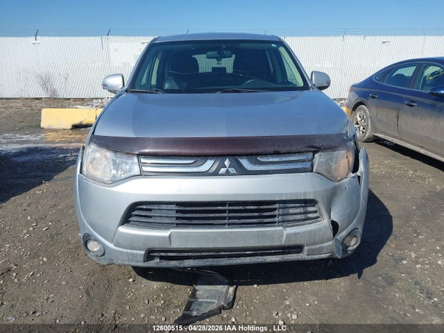 JA4JZ3AX8EZ602312 Mitsubishi Outlander Se