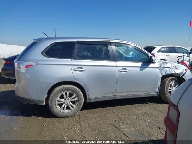 JA4JZ3AX8EZ602312 Mitsubishi Outlander Se