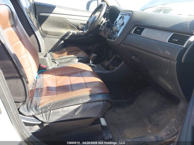 JA4JZ3AX8EZ602312 Mitsubishi Outlander Se