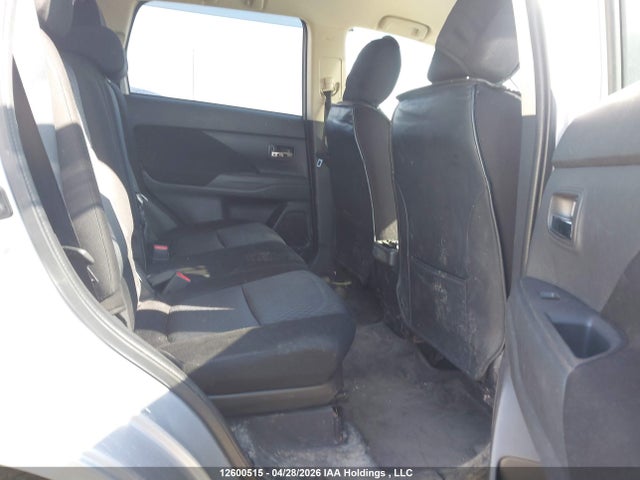 JA4JZ3AX8EZ602312 Mitsubishi Outlander Se