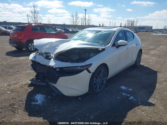 Mazda 3 Premium 2024 JM1BPBMM2R1717598 Image 2