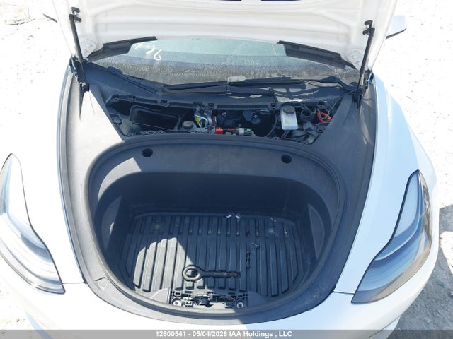 5YJ3E1EB0NF177042 Tesla MODEL 3