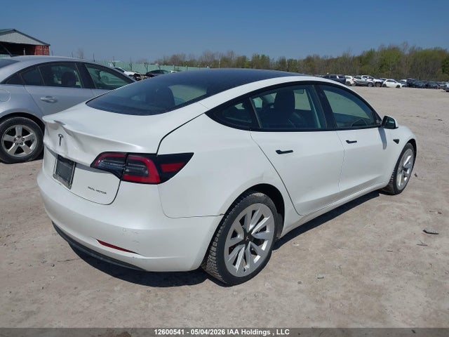 5YJ3E1EB0NF177042 Tesla MODEL 3