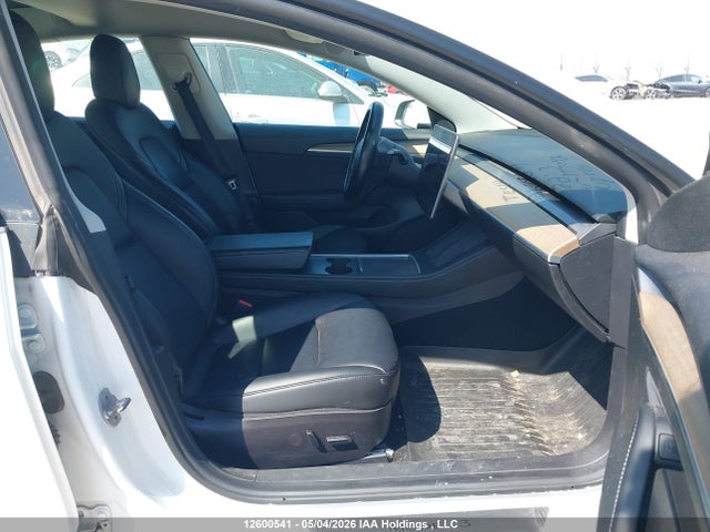 5YJ3E1EB0NF177042 Tesla MODEL 3