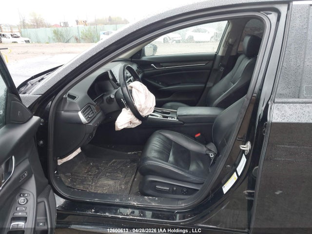 1HGCV1F9XJA803440 Honda Accord Touring