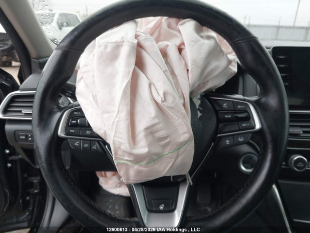 1HGCV1F9XJA803440 Honda Accord Touring