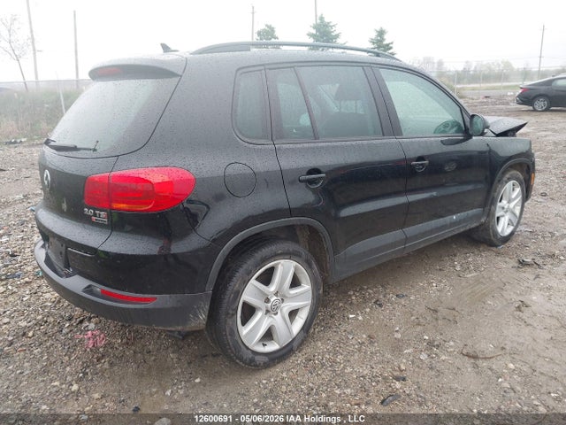 WVGJV7AX0GW529218 Volkswagen Tiguan