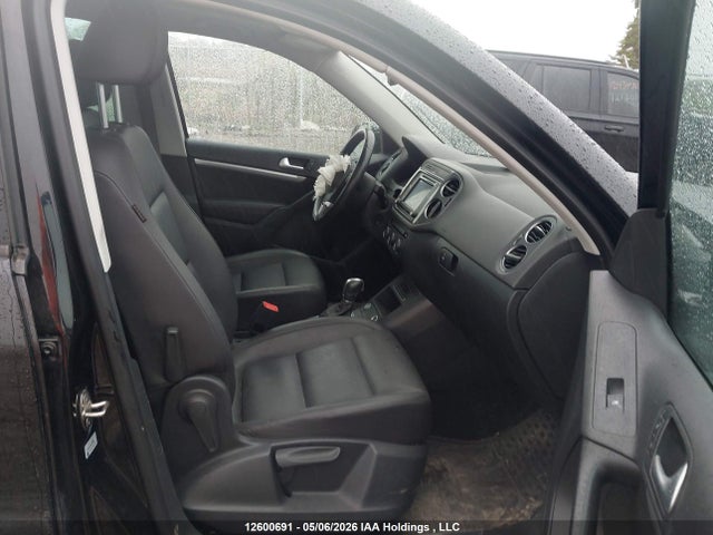 WVGJV7AX0GW529218 Volkswagen Tiguan