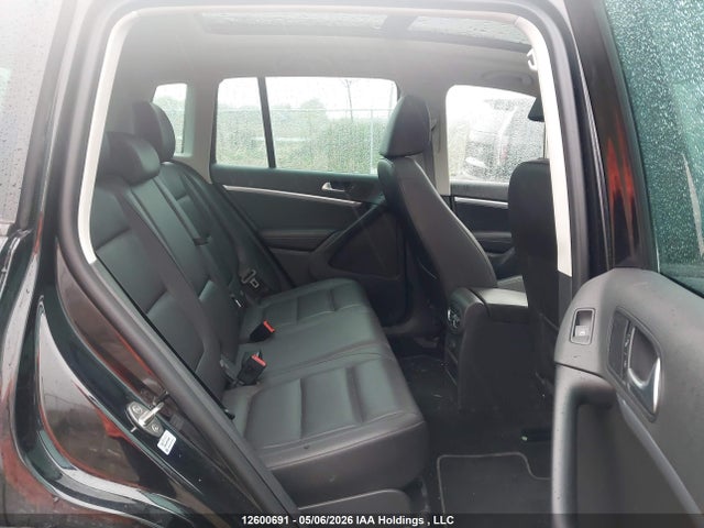 WVGJV7AX0GW529218 Volkswagen Tiguan