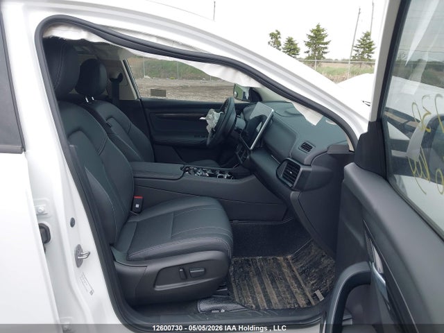 Продажа на аукционе авто 2025 Vinfast Vf 8 Eco, vin: RLLV1AEB2SH010025, номер лота: 12600730