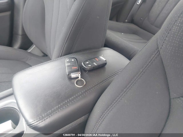 12600791 :رقم المزاد ، 1C3CCCFB3FN549772 vin ، 2015 Chrysler 200 Lx مزاد بيع