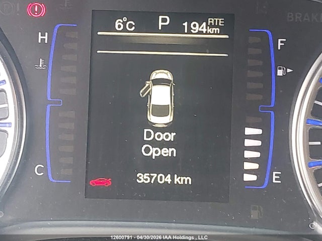 12600791 :رقم المزاد ، 1C3CCCFB3FN549772 vin ، 2015 Chrysler 200 Lx مزاد بيع