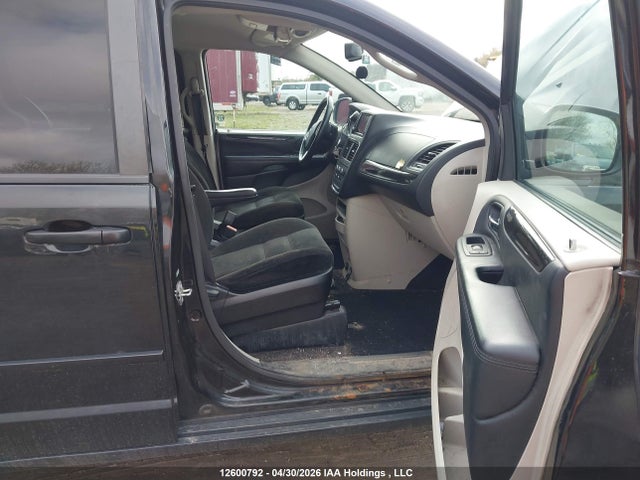 2015 Dodge Grand Caravan Se მანქანა იყიდება აუქციონზე, vin: 2C4RDGBGXFR744167, აუქციონის ნომერი: 12600792