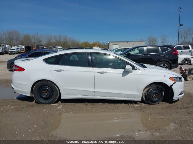 12600800 :رقم المزاد ، 3FA6P0H7XGR334611 vin ، 2016 Ford Fusion Se مزاد بيع