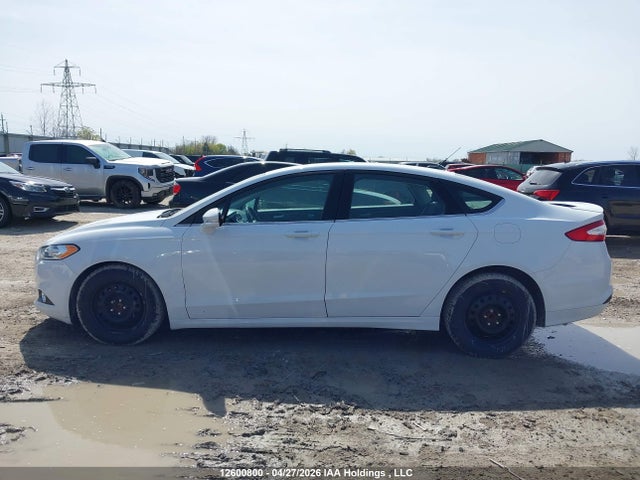 12600800 :رقم المزاد ، 3FA6P0H7XGR334611 vin ، 2016 Ford Fusion Se مزاد بيع