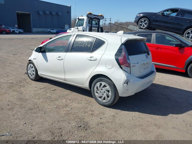 JTDKDTB33G1122877 Toyota PRIUS C