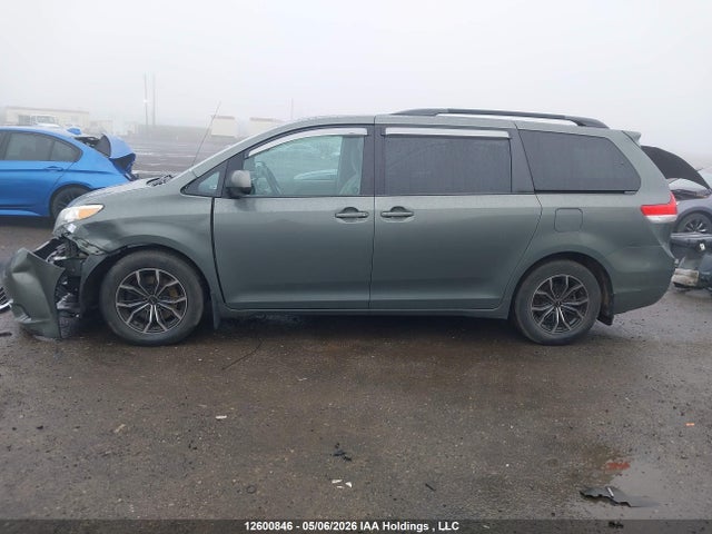 2014 Toyota Sienna Le V6 მანქანა იყიდება აუქციონზე, vin: 5TDKK3DC7ES417290, აუქციონის ნომერი: 12600846