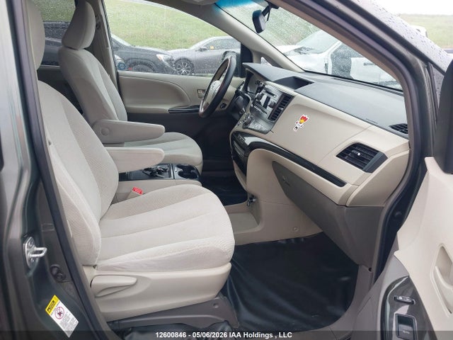 2014 Toyota Sienna Le V6 მანქანა იყიდება აუქციონზე, vin: 5TDKK3DC7ES417290, აუქციონის ნომერი: 12600846