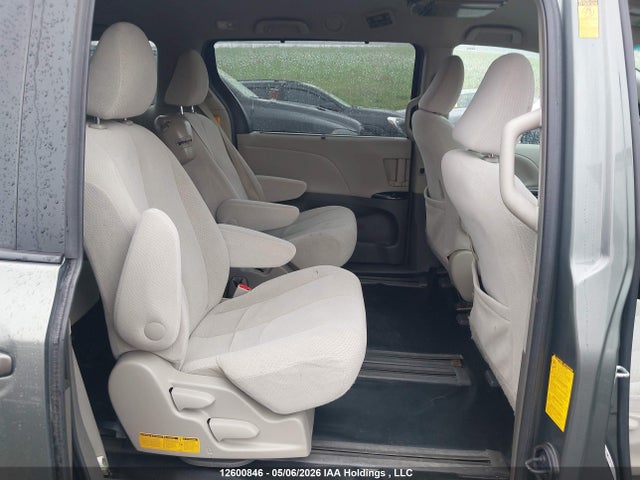 2014 Toyota Sienna Le V6 მანქანა იყიდება აუქციონზე, vin: 5TDKK3DC7ES417290, აუქციონის ნომერი: 12600846