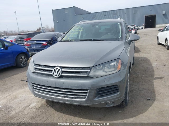 2013 Volkswagen Touareg მანქანა იყიდება აუქციონზე, vin: WVGDF9BP2DD011297, აუქციონის ნომერი: 12600892