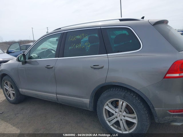 2013 Volkswagen Touareg მანქანა იყიდება აუქციონზე, vin: WVGDF9BP2DD011297, აუქციონის ნომერი: 12600892