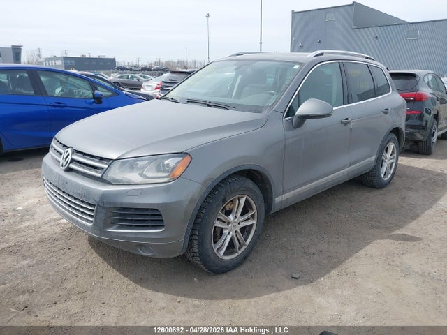 2013 Volkswagen Touareg მანქანა იყიდება აუქციონზე, vin: WVGDF9BP2DD011297, აუქციონის ნომერი: 12600892