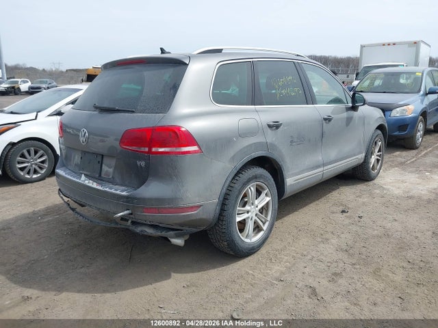 2013 Volkswagen Touareg მანქანა იყიდება აუქციონზე, vin: WVGDF9BP2DD011297, აუქციონის ნომერი: 12600892