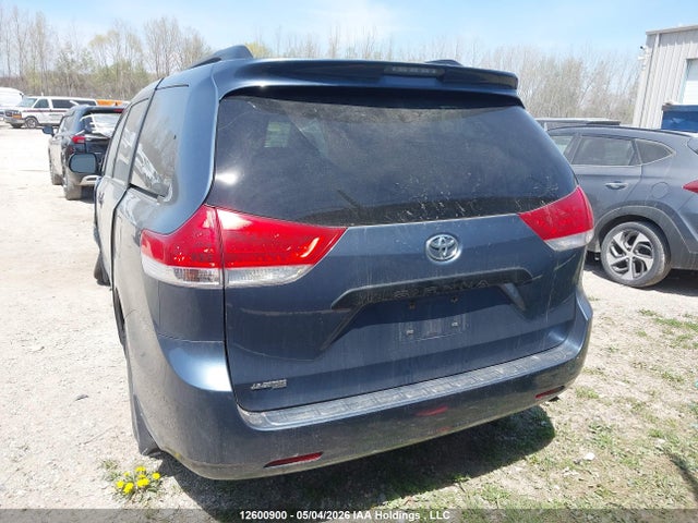 Продаж на аукціоні авто 2013 Toyota Sienna, vin: 5TDZK3DC1DS352398, номер лоту: 12600900