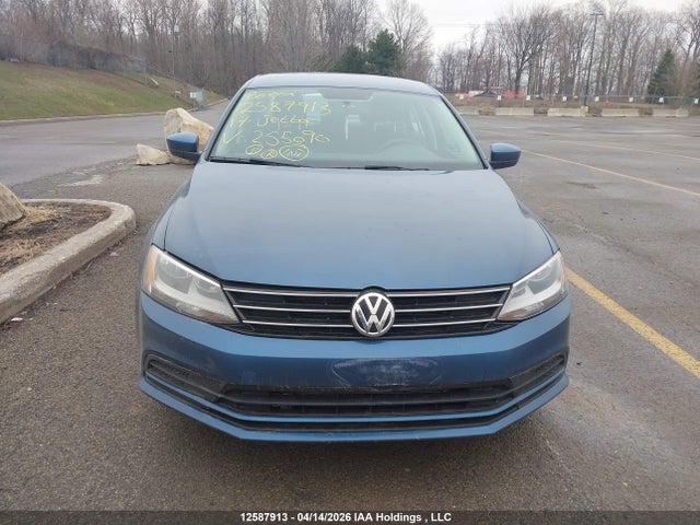 12587913 :رقم المزاد ، 3VW2B7AJ5HM255090 vin ، 2017 Volkswagen Jetta 1.4 Tsi Trendline+ مزاد بيع
