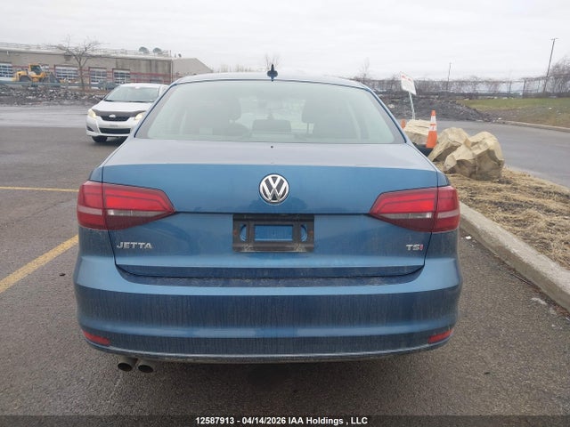 12587913 :رقم المزاد ، 3VW2B7AJ5HM255090 vin ، 2017 Volkswagen Jetta 1.4 Tsi Trendline+ مزاد بيع