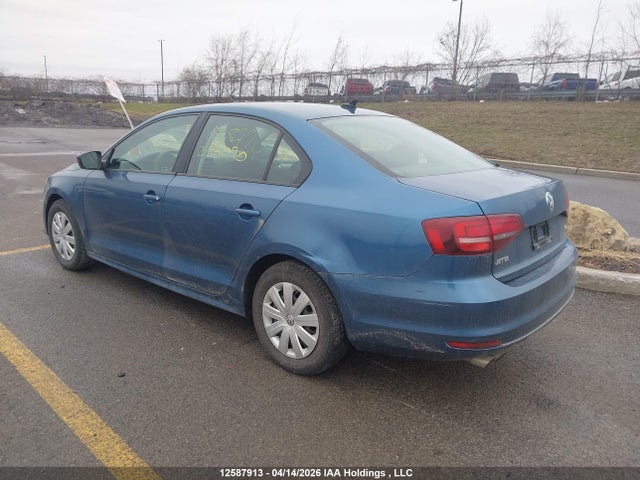 12587913 :رقم المزاد ، 3VW2B7AJ5HM255090 vin ، 2017 Volkswagen Jetta 1.4 Tsi Trendline+ مزاد بيع