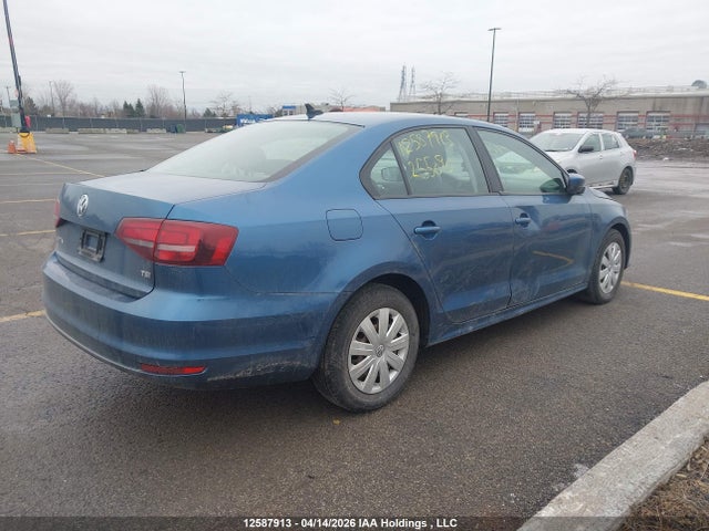 12587913 :رقم المزاد ، 3VW2B7AJ5HM255090 vin ، 2017 Volkswagen Jetta 1.4 Tsi Trendline+ مزاد بيع