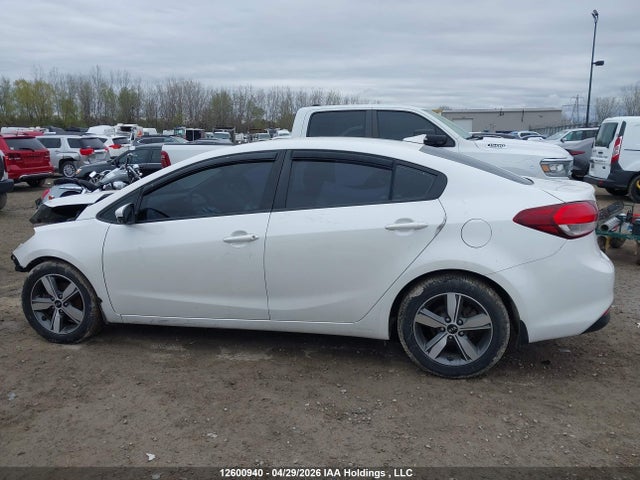 3KPFL4A74JE276257 KIA Forte Lx/s