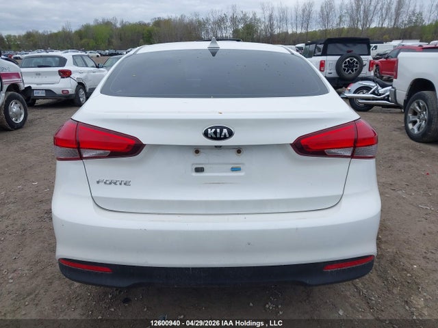 3KPFL4A74JE276257 KIA Forte Lx/s