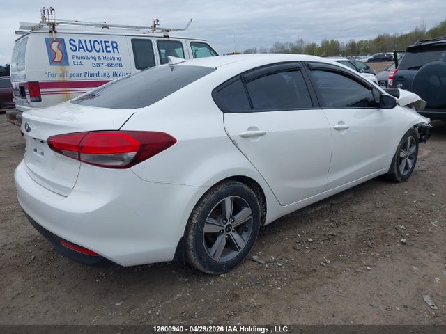 3KPFL4A74JE276257 KIA Forte Lx/s
