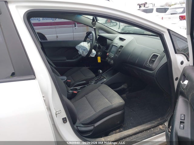 3KPFL4A74JE276257 KIA Forte Lx/s