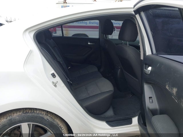 3KPFL4A74JE276257 KIA Forte Lx/s