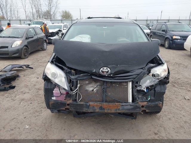 2011 Toyota Sienna მანქანა იყიდება აუქციონზე, vin: 5TDZK3DC4BS023238, აუქციონის ნომერი: 12601031