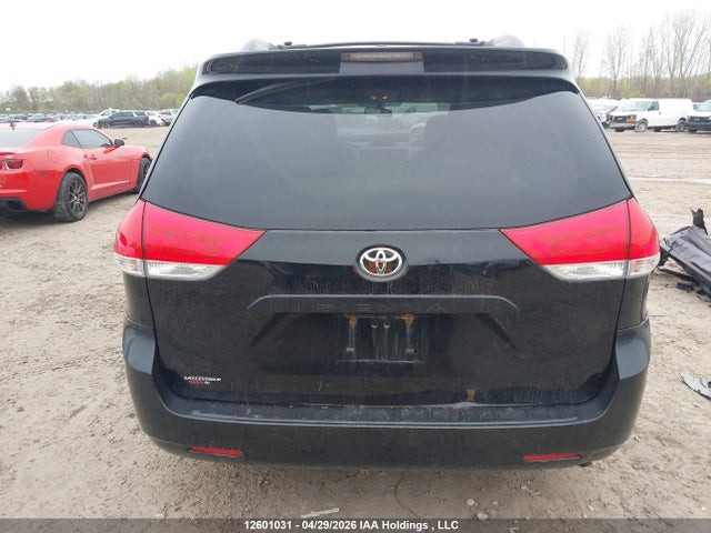 2011 Toyota Sienna მანქანა იყიდება აუქციონზე, vin: 5TDZK3DC4BS023238, აუქციონის ნომერი: 12601031