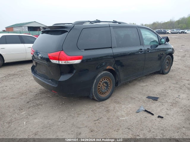 2011 Toyota Sienna მანქანა იყიდება აუქციონზე, vin: 5TDZK3DC4BS023238, აუქციონის ნომერი: 12601031