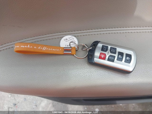 12601043 :رقم المزاد ، 5TDDK3DCXES083250 vin ، 2014 Toyota Sienna Xle 7 Passenger مزاد بيع