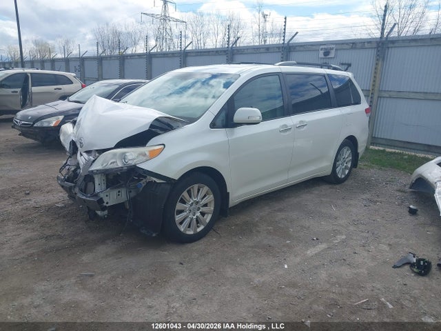 12601043 :رقم المزاد ، 5TDDK3DCXES083250 vin ، 2014 Toyota Sienna Xle 7 Passenger مزاد بيع
