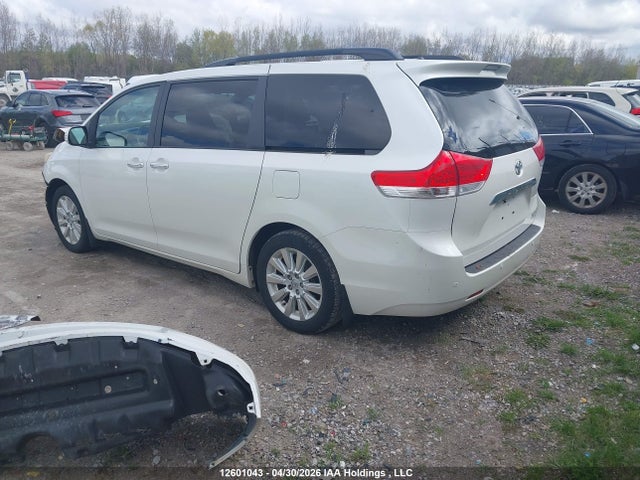 12601043 :رقم المزاد ، 5TDDK3DCXES083250 vin ، 2014 Toyota Sienna Xle 7 Passenger مزاد بيع