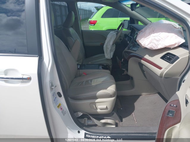 12601043 :رقم المزاد ، 5TDDK3DCXES083250 vin ، 2014 Toyota Sienna Xle 7 Passenger مزاد بيع